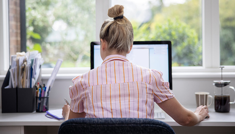 Utah Teen Sues State Over Social Media Law