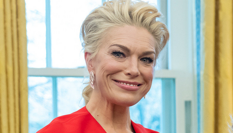 Video Shows Prominent Actress Scolding Photographer After Being Told to 'Show Leg'